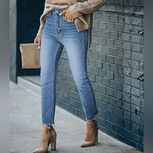 Good American Stretch Straight Leg Raw Hem Skinny Jeans 🩵 Light Blue Denim